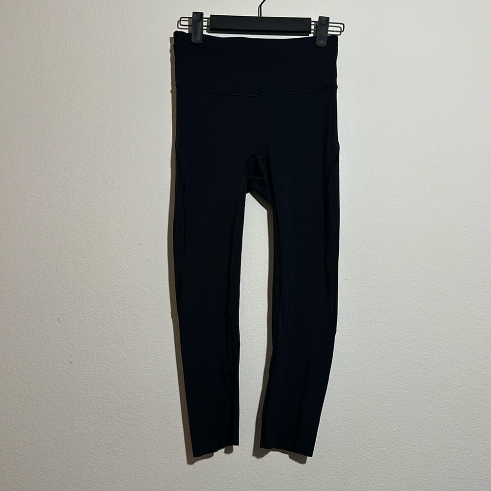 Lululemon Women’s Cropped Legging size 4